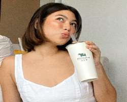 She promotes several brands like milkshaph, chowkingph through different social media platforms